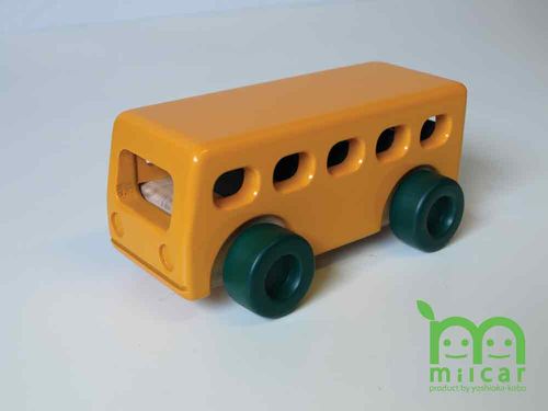 Milcar-bus-yellow