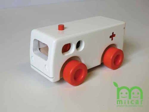 Milcar-ambulance-front